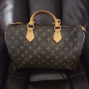 Louis Vuitton Monogram Speedy 35